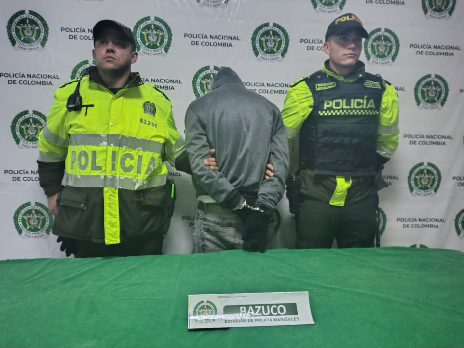 A alias el Pollo lo capturaron por tráfico de estupefacientes y se comprobó que tenía libertad condicional por un homicidio. A alias el Pollo lo capturaron por tráfico de estupefacientes y se comprobó que tenía libertad condicional por un homicidio.