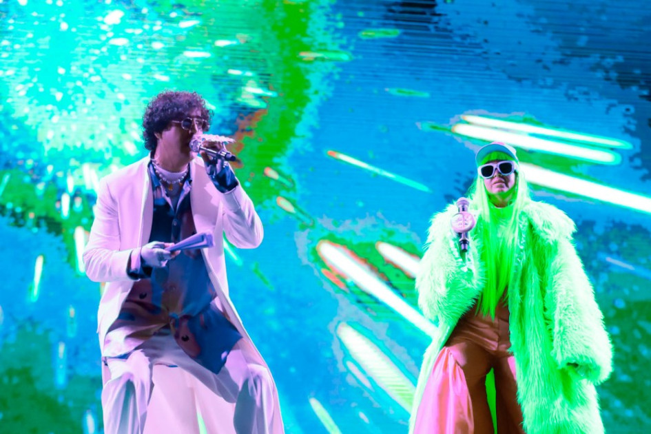  La banda Astropical Bomba Estéreo conformada por la vocalista colombiana de Li Saumet (d) y el cantante venezolano Beto Montenegro de la banda Rawayana.