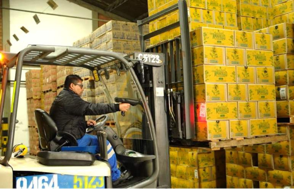 Se enviaron 500 mil botellas de 750 mililitros de Aguardiente Amarillo de Manzanares al departamento de Nariño. Industria Licorera de Caldas