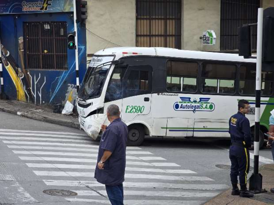 La buseta de Autolegal del accidente.