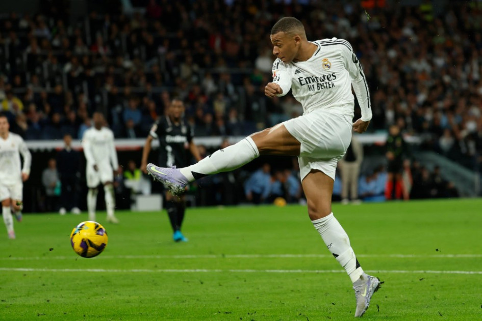 El fránces Killyan Mbappé marcó dos goles en la victoria del Real Madrid por LaLiga. 