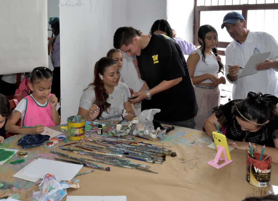 Algunos participantes en los talleres de la casa de la cultura.