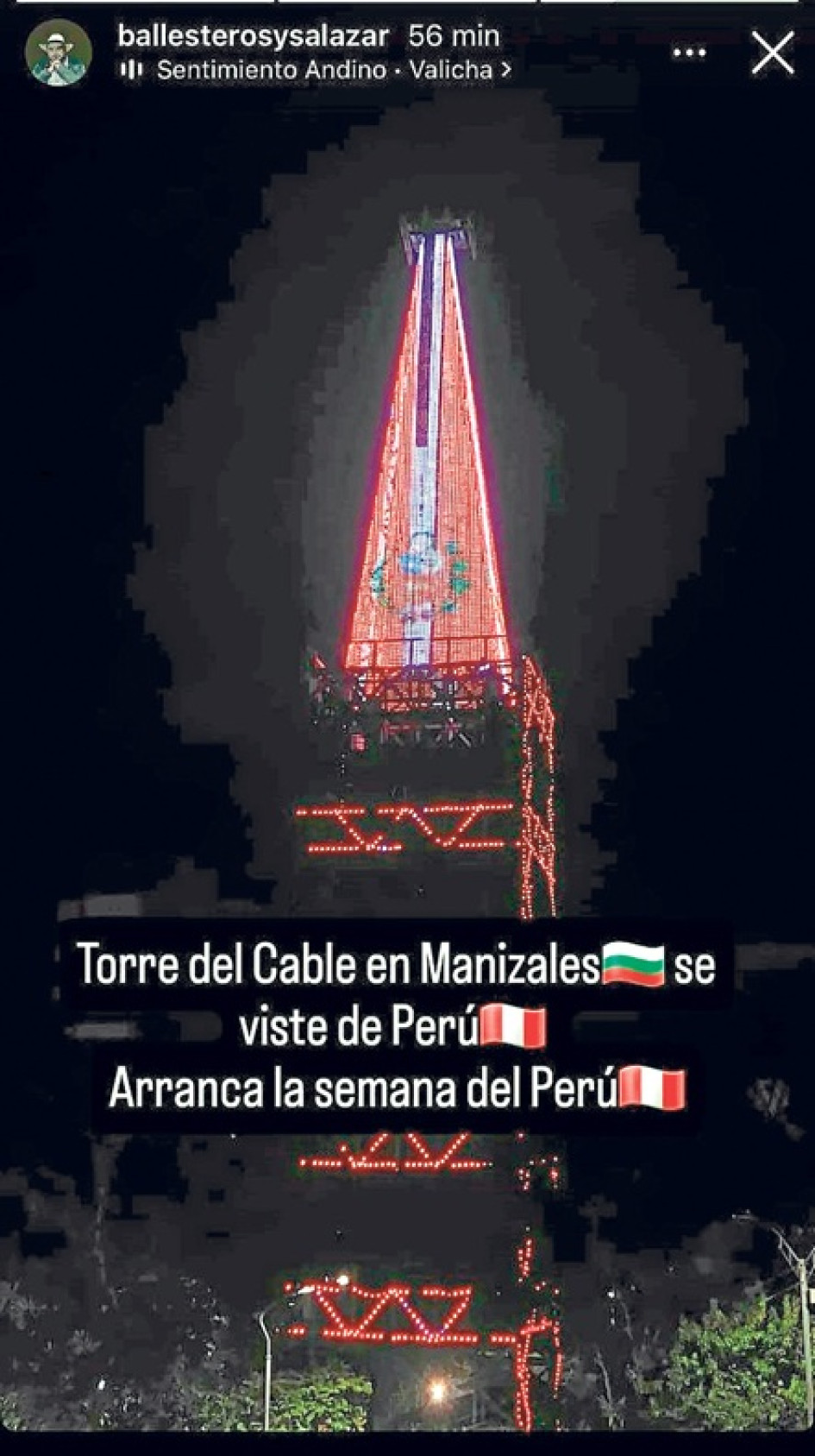 La torre de Herveo en el sector de El Cable se iluminó esta semana con la bandera de Perú a raíz de la Semana del Perú.