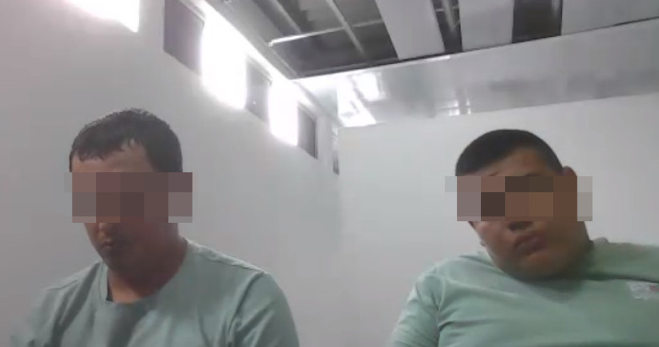Mauricio y Chamón serían miembros de la banda la 40 y estarían dominando la venta de estupefacientes en El Filo, de Arauca. Mauricio y Chamón serían miembros de la banda la 40 y estarían dominando la venta de estupefacientes en El Filo, de Arauca.