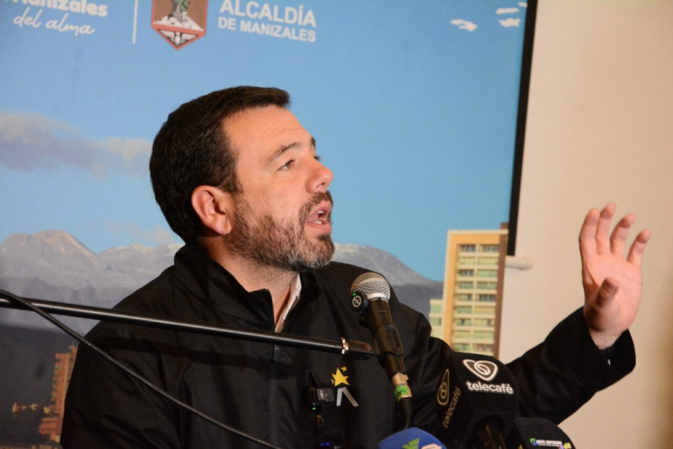 Alcalde de Bogotá elogia 3 virtudes de Manizales que aplicaría en su ciudad: entrevista con Carlos F. Galán El alcalde de Bogotá, Carlos Fernando Galán, llenó de elogios a Manizales en entrevista con LA PATRIA. Reveló qué le pedirá al ministro de Defensa este sábado.