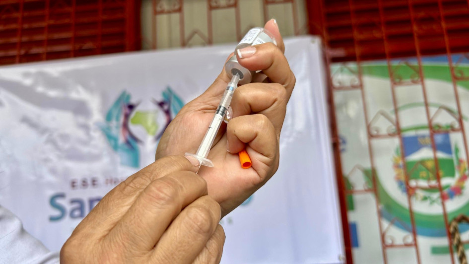 Autoridades en Caldas invitan a vacunarse masivamente contra la fiebre amarilla. Ya hay un caso mortal en Neira. Autoridades en Caldas invitan a vacunarse masivamente contra la fiebre amarilla. Ya hay un caso mortal en Neira.