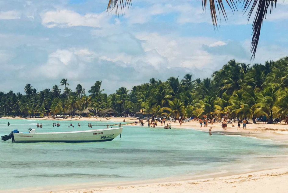 Se encuentran trabajando en el lugar, conocido por sus aguas cristalinas y de color turquesa. Se encuentran trabajando en el lugar, conocido por sus aguas cristalinas y de color turquesa.