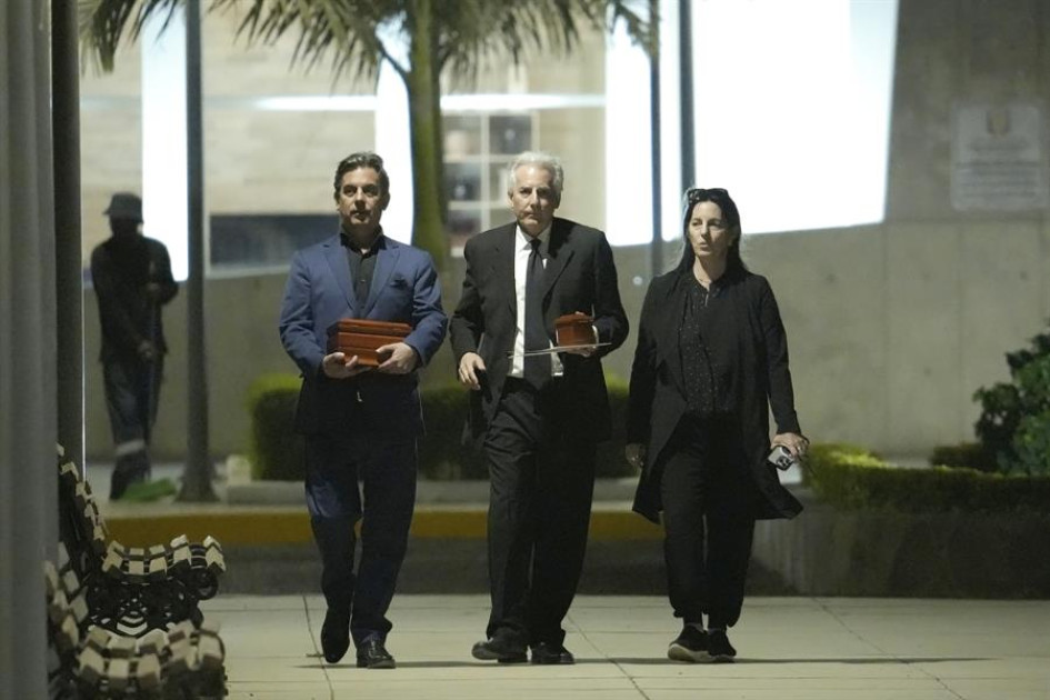 De izquierda a derecha, Gonzalo Vargas Llosa, Álvaro Vargas Llosa, y Morgana Vargas Llosa,