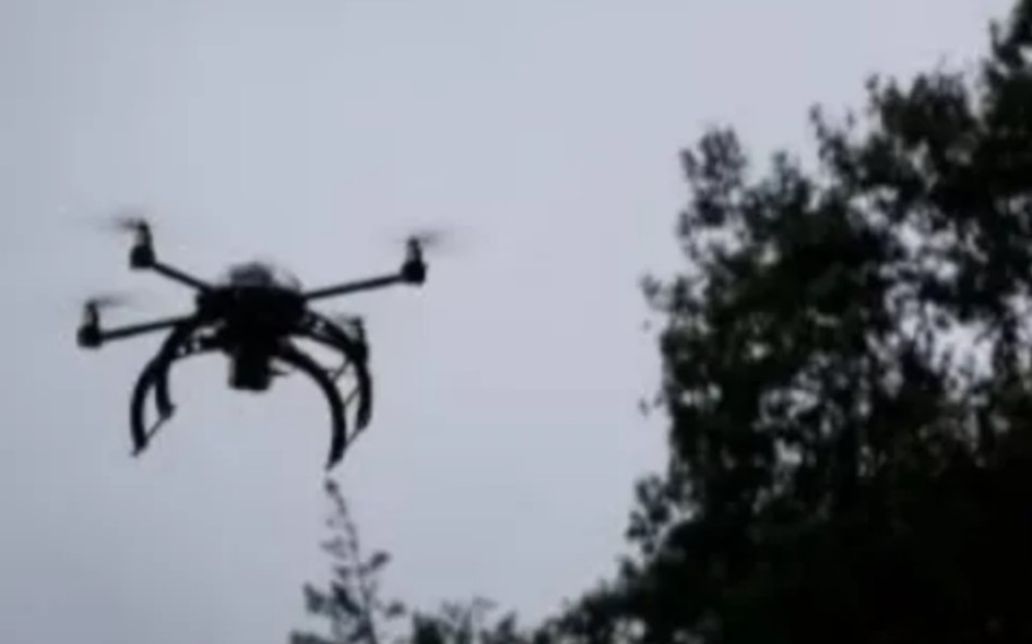 El ataque fue con un drone.