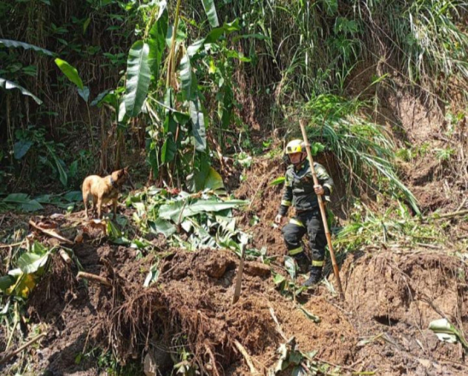 No para la búsqueda del policía