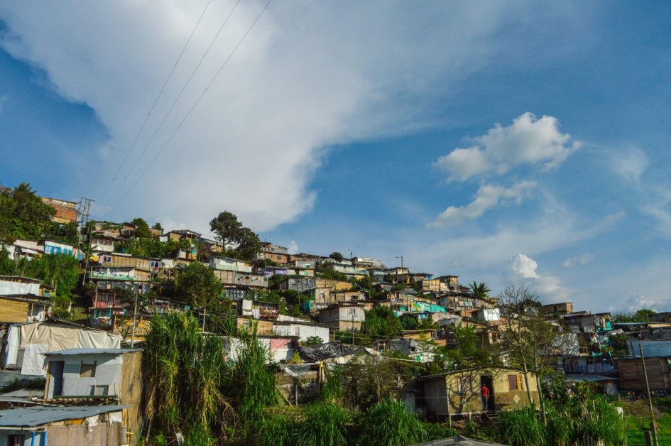 El cadáver de un hombre fue encontrado por los fuertes olores en una casa abandonada del barrio Veracruz en Pereira 