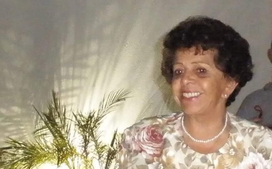 Sus libros más destacados de Dora Mejía Otalvaro son Etnos, Fantasía, El rostro del tiempo y Citas de destinos. 