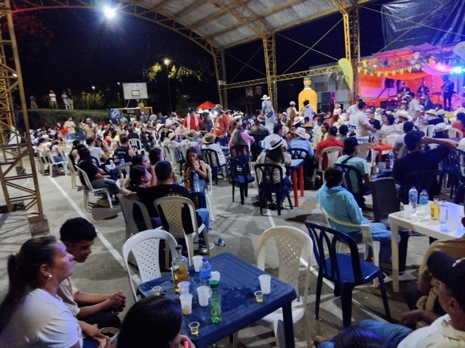 Las Fiestas de la Guadua vieron coronarse campeón a Puerto Venus campeón en el torneo relámpago y a Robinson Cardona tras ascender por una guadua engrasada 