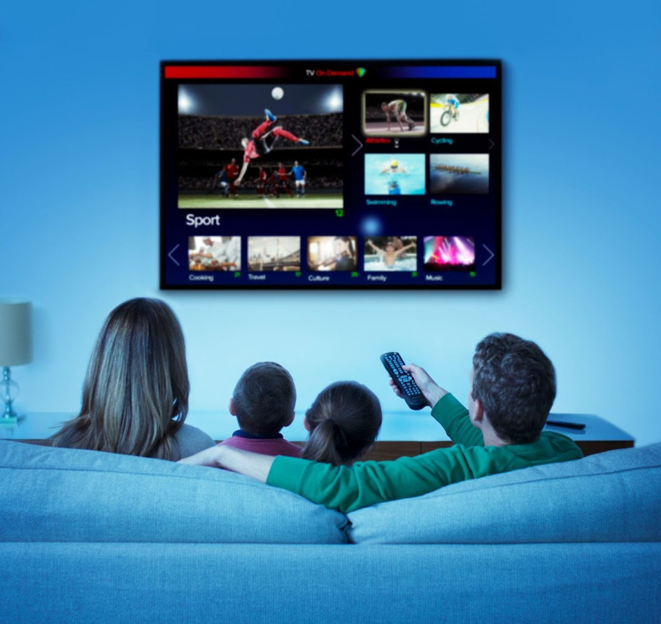 Ver televisión en familia