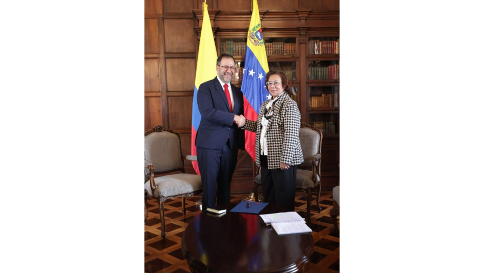El canciller de Venezuela, Yván Gil, estuvo reunido con la canciller colombiana encargada, Rosa Yolanda Villavicencio, en Bogotá.