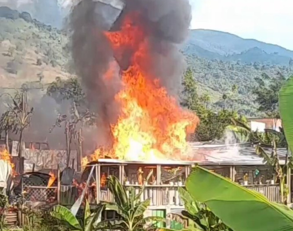 Alcalde de Calarcá y Concejo Municipal lideran ayudas tras incendio en zona rural