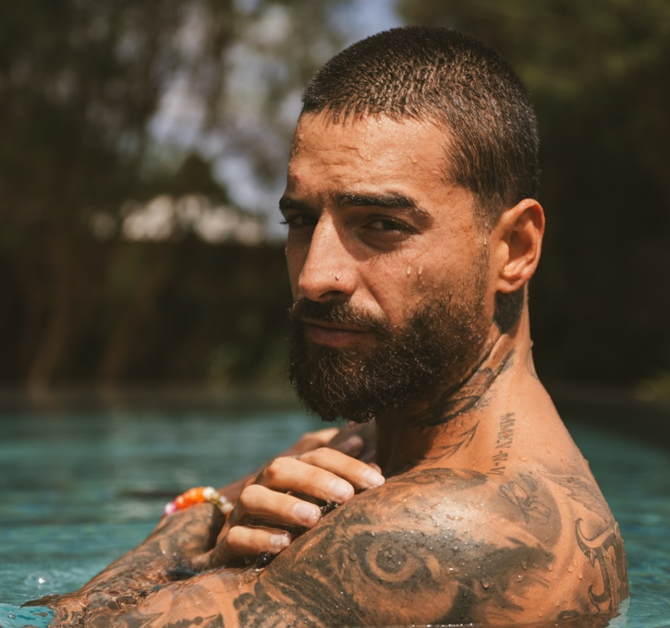 Bronceador es la nueva canción del cantante paisa Maluma.
