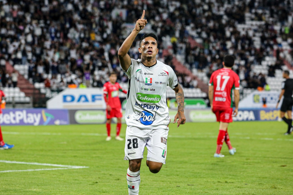 Mateo Zuleta, de los jugadores con mejor presente en el Once Caldas. Anotó el cuarto gol del 6-0 definitivo ante Patriotas y gana confianza para asentarse en la nómina titular del Blanco.