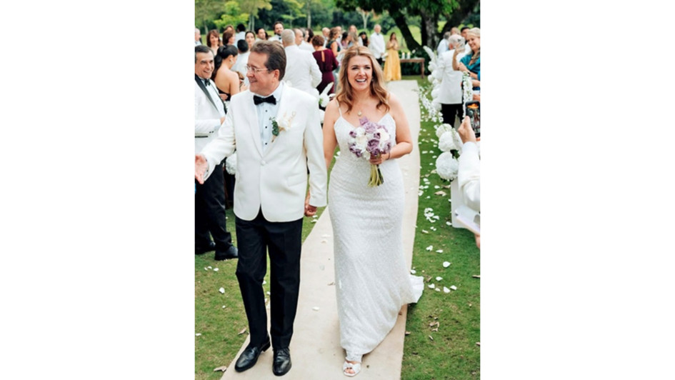 La congresista caldense Juana Carolina Londoño se casó con el empresario Mauricio Salazar.