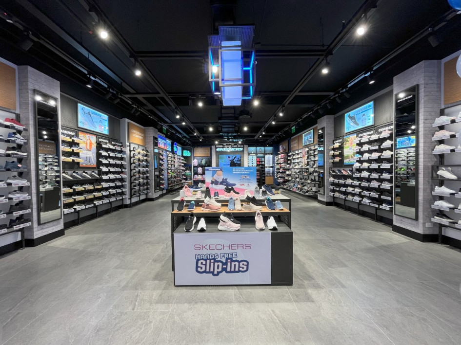 El local de Skechers en Mall Plaza Manizales está ubicado en el local A1152, en el piso 2 del centro comercial.