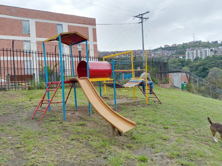 En Villamaría, un particular invadió el parque Villa Juanita, se apoderó del terreno y construyó un cambuche. La comunidad se opuso y entabló una acción popular para que un juez determine la legalidad del predio. 