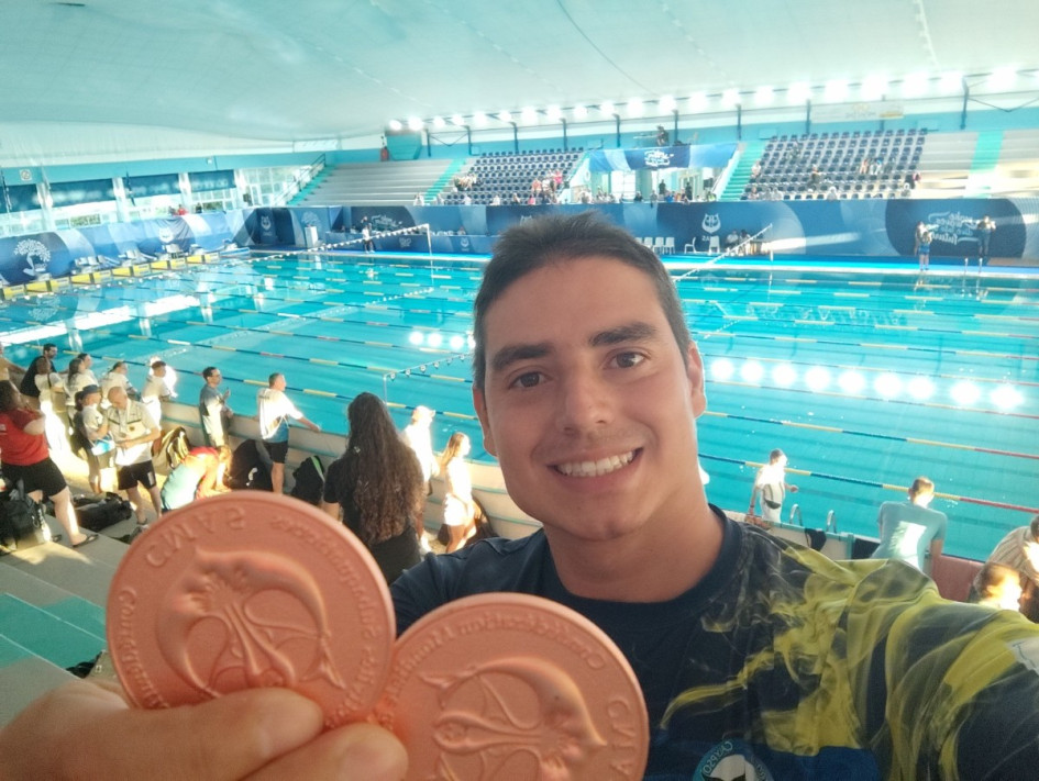 Alejandro Cerón ganó dos medallas de bronce en el Mundial Máster de Natación con Aletas en las pruebas de 200 y 400 metros. 