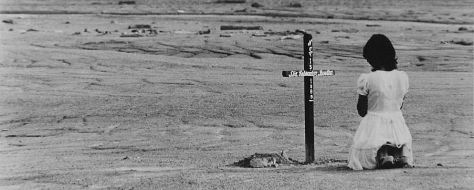 La avalancha del volcán Nevado del Ruiz borró del mapa a Armero por lo que actualmente la cabecera municipal es Guayabal hoy conocida como Armero Guayabal. 