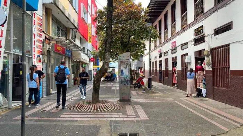 Los comerciantes de la calle 22 entre carreras 7ma. y 8va. celebraron el acuerdo que crea la La Calle del Tango de Pereira. 