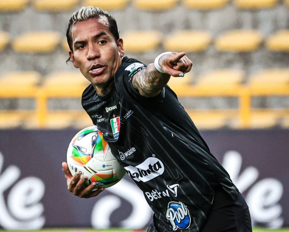 Dayro Moreno ha convertido gol en los tres partidos que ha jugado este semestre. Este domingo le marcó a Fortaleza, pero el Once Caldas perdió.