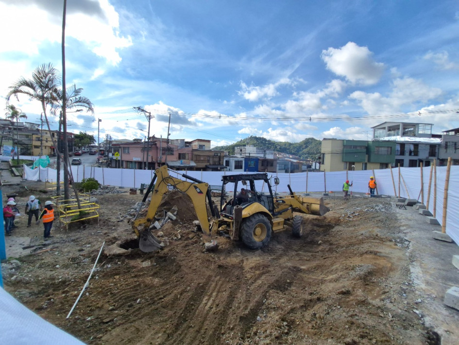 El bulevar de San Jorge está en camino. El viernes (27 de junio) se demolió el parque frente al colegio y ya se desmonta otro cerca del D1. Se reconstruirían con mejoras. El proyecto de la Alcaldía de Manizales tiene octubre de este año como plazo de entrega.