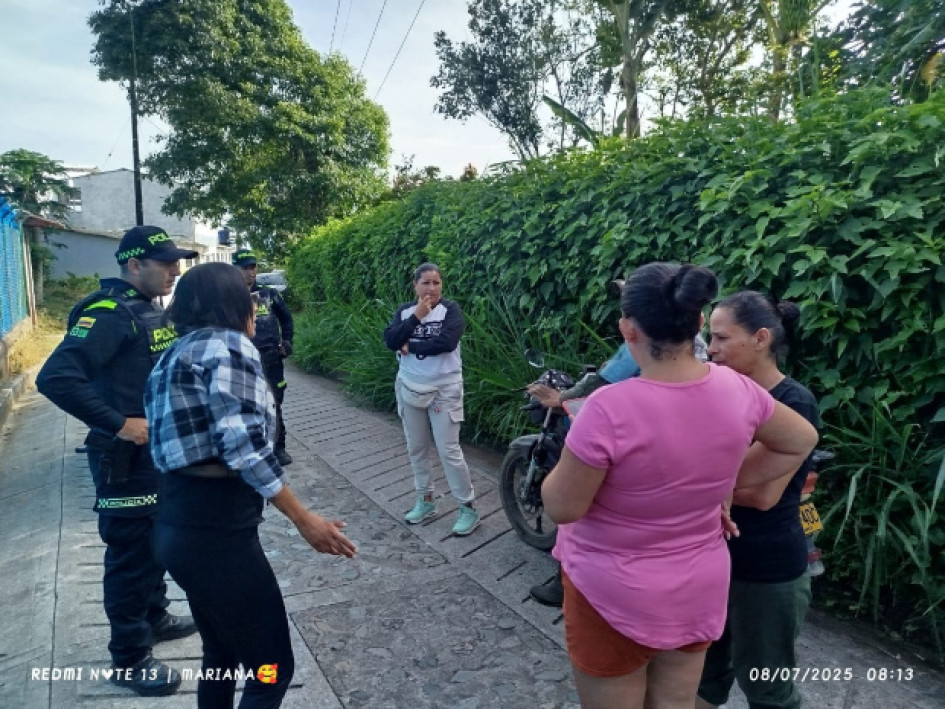Foto / Cortesía padres I.E. El Trébol para LA PATRIA  En el colegio rural El Trébol, de Chinchiná, pararon actividades este martes 8 de junio ante un plantón de padres que exigen dos docentes.