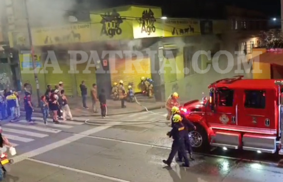 El Cuerpo Oficial de Bomberos controló rápidamente las llamas que se originaron en el sector donde estaba depositado el heno.