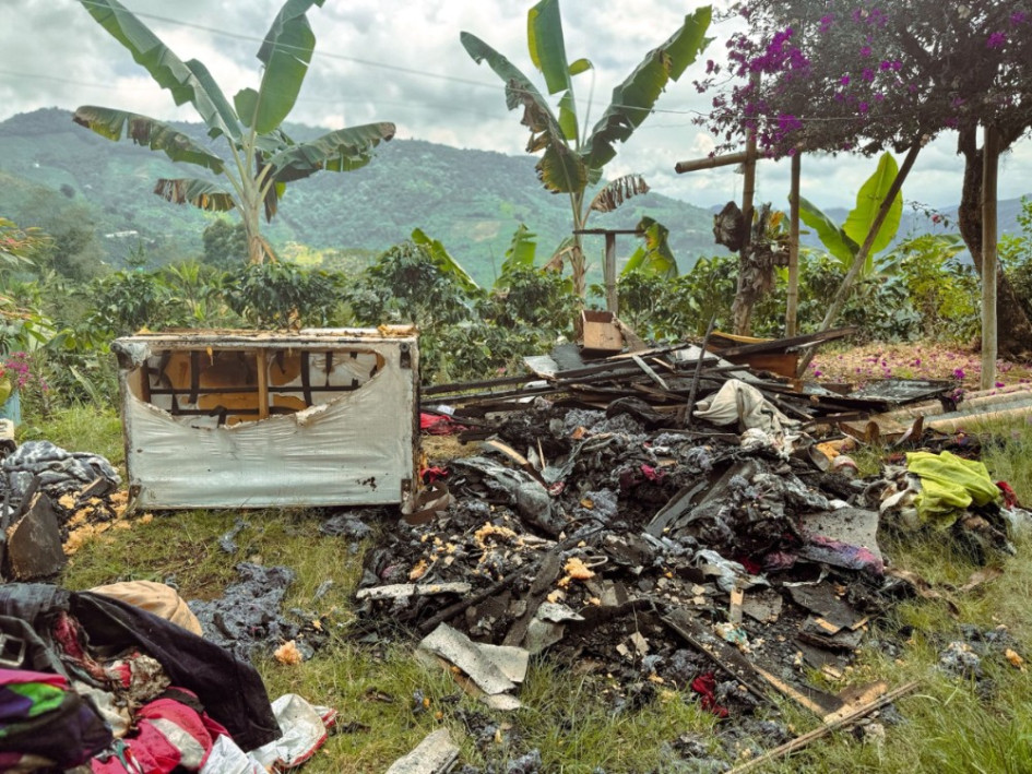 Una emergencia por incendio, ocasionada al parecer por un corto circuito, se presentó en la vereda La Argentina de Dosquebradas