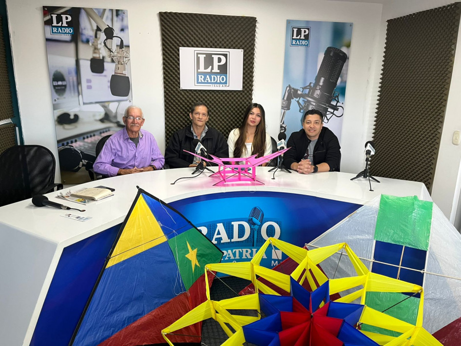  Antonio María Torres, Wilmar Villa, María Fernanda González y Juan David Arias, integrantes del Club Cóndores del Cumanday de Manizales.