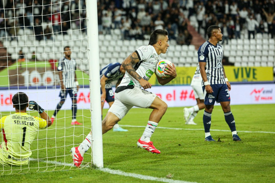 Jefry Zapata anotó los dos goles para empatar el partido 