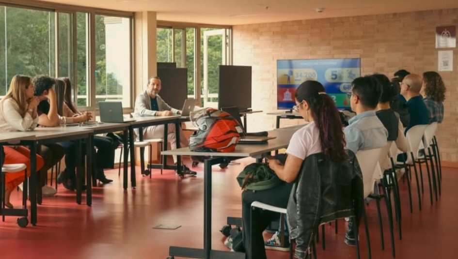 Reunión del programa Programa de Artes para la Paz en Manizales.