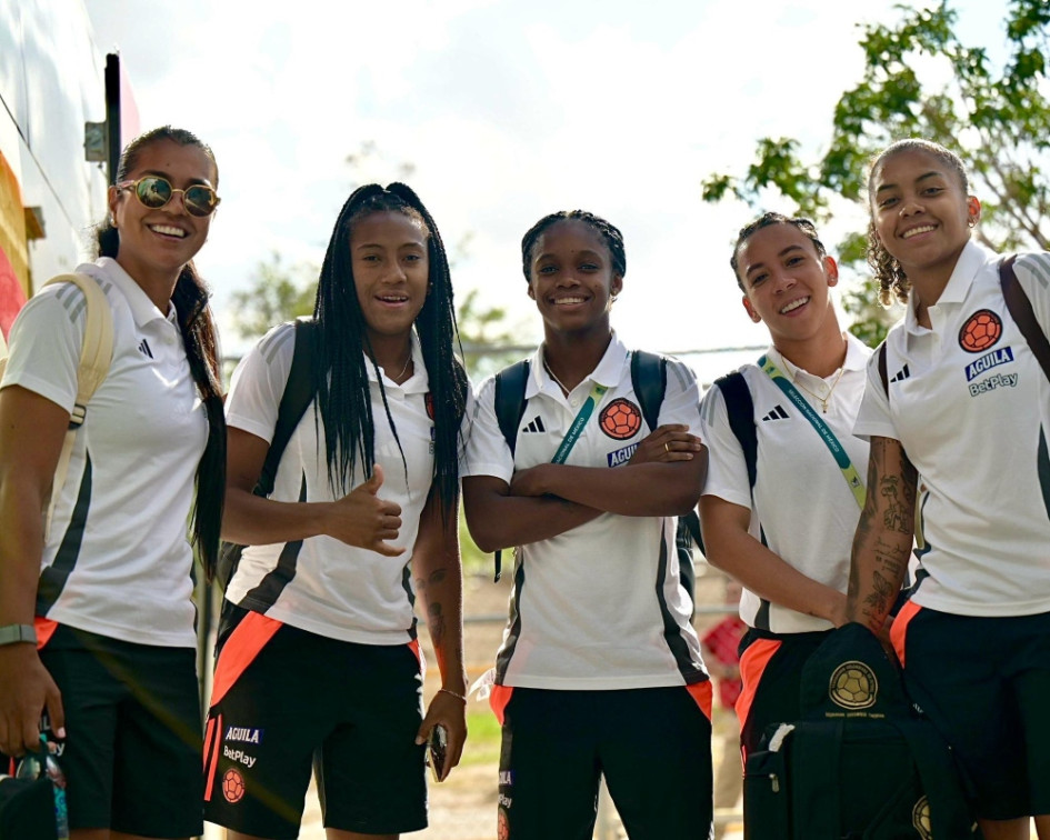 Daniela Arias, Daniela Caracas, Linda Caicedo, Wendy Bonilla y Jorelyn Carabalí, integrantes de la Selección Colombia que estarán en la Copa América Femenina.