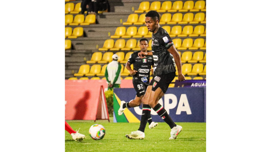 El manizaleño Alejandro García, cuestionado por la hinchada por su rendimiento, dio la asistencia del primer gol del Once Caldas en la victoria visitante ante el Deportivo Pasto.