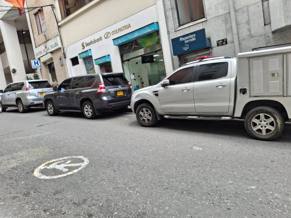 Así estaba la calle 21 entre carrera 22 y 24. 