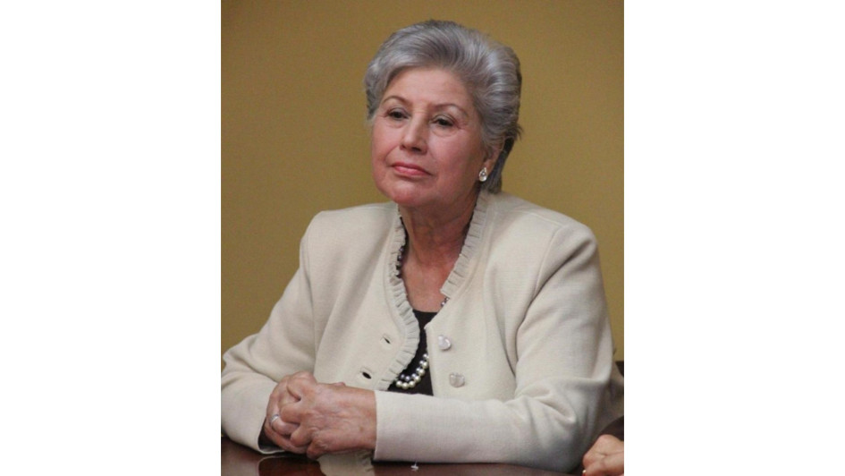 Elvia Muñoz de Gómez.