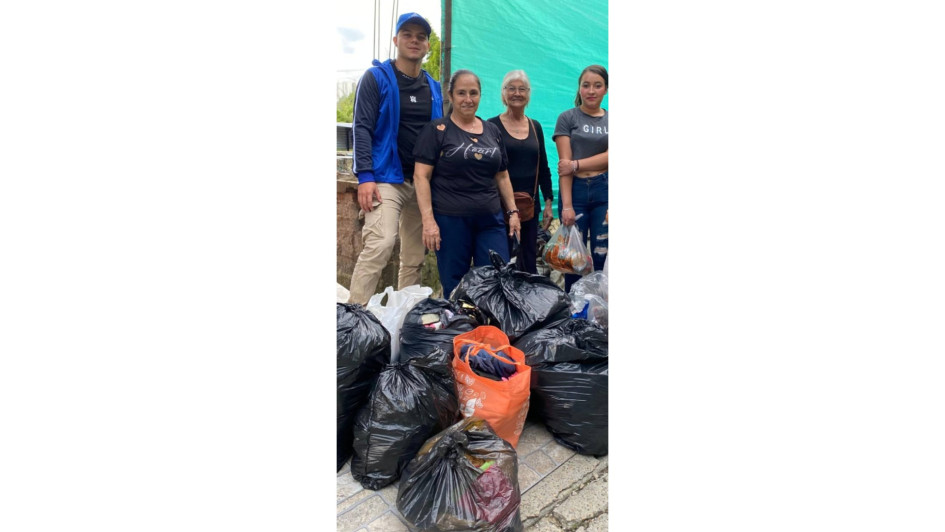 Estudiantes de la ESAP se unieron a las acciones de solidaridad con el barrio Galán, donde 15 personas resultaron afectadas por el incendio del 8 de agosto del 2025.