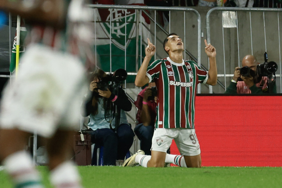 Kevin Serna de Fluminense celebra su un gol este martes ante América de Cali.