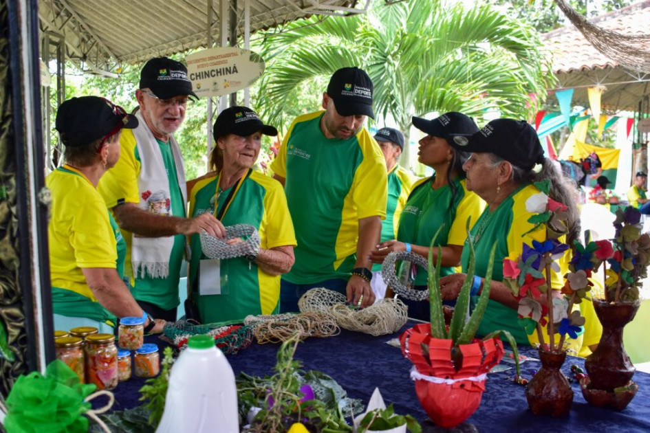 Encuentro Nuevo Comienzo con los adultos mayores de Caldas.