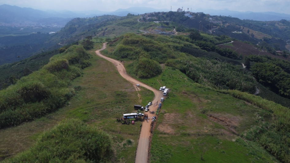 En mayo pasado la ministra de Transporte, María Fernanda Rojas Mantilla, visitó los terrenos donde se construirá Aerocafé en el municipio Palestina (Caldas).