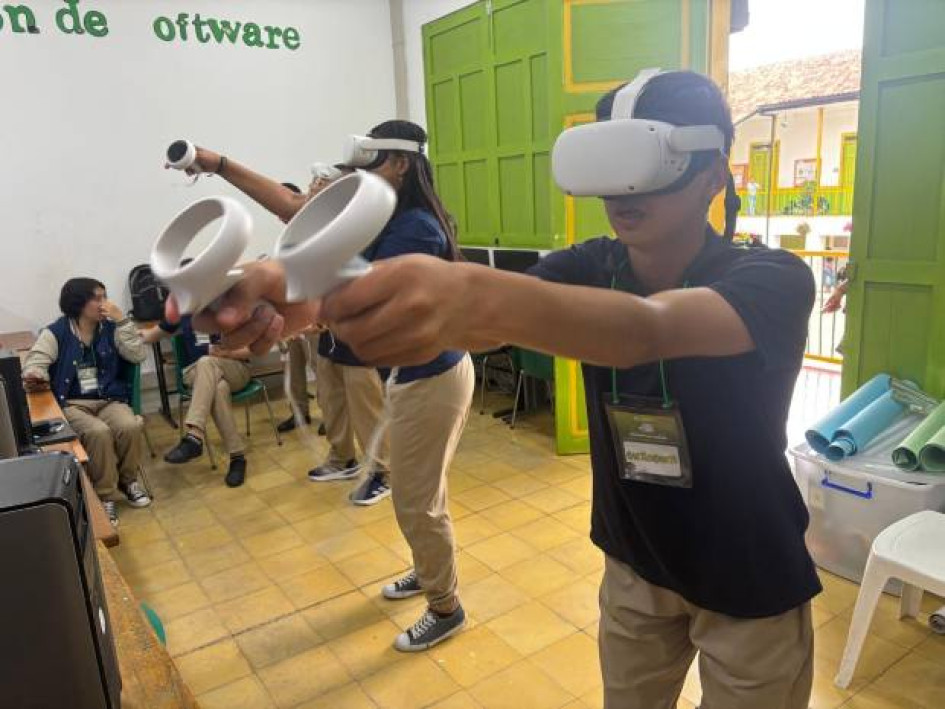 Alumnos de colegio s de Caldas tienen experiencias inmersiva de aprendizaje en robótica, lideradas por instructores del Sena. El propósito es que fortalezcan competencias tecnológicas y creativas.