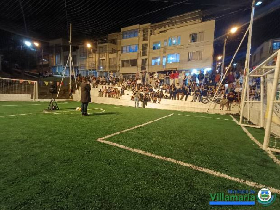 Fotos I Facebook alcaldías I LA PATRIA  Inauguraron una cancha sintética en el Centro-sur de Caldas, prometen en seguridad para el parque, obras de movilidad y turismo. Además, dotan la banda musical, entre otras noticias.