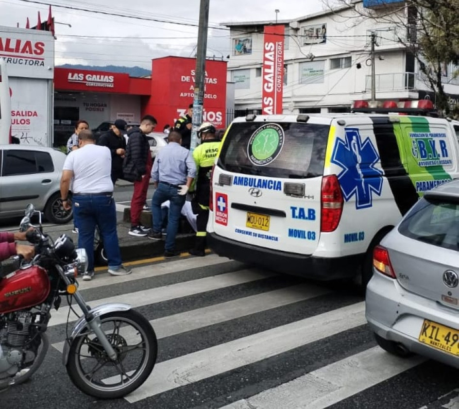 El caso de la avenida Santander de Manizales, en donde chocaron a una adulta mayor.