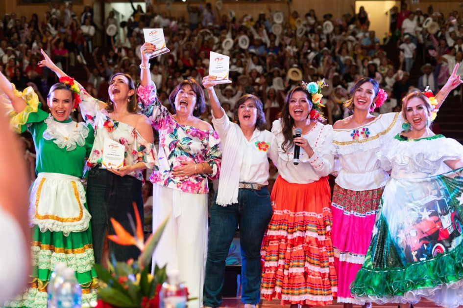 La Plaza cívica Ciudad Victoria y la Plaza de Bolívar son los epicentros de la primera noche de las Fiestas de la Cosecha de Pereira. 