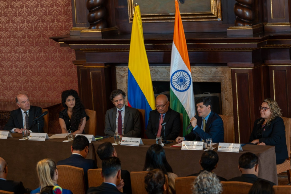 "¡Le damos la bienvenida a la India como País Invitado de Honor en la #FILBo2026! Esta designación representa un homenaje a su riqueza literaria, cultural y espiritual, un país con más de 5.000 años de historia narrativa", escribió la Feria Internacional del Libro de Bogotá en su cuenta de X.