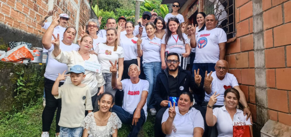 El grupo de líderes comunales de Chinchiná que recibirán su certificado por por competencias laborales.